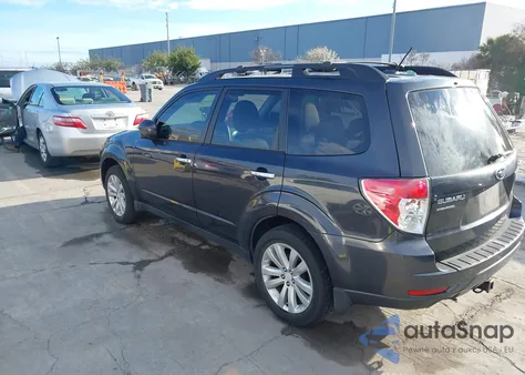 2011 Subaru Forester 2.5X Premium z USA, uszkodzony, nr VIN JF2SHADC2BH743616